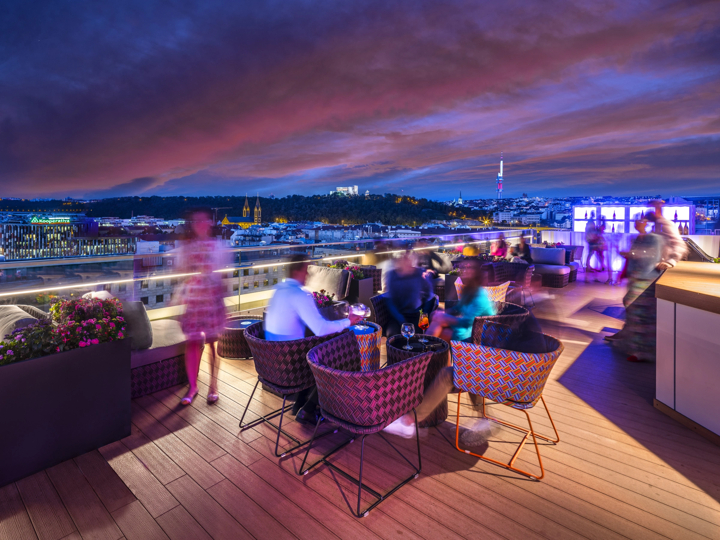 Cloud 9 - Střešní bar & terasy - Sky bar Praha - Galeria 02